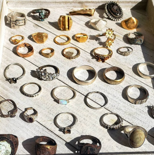 35 rings found on the beach