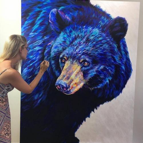 Beautiful painting of a bear